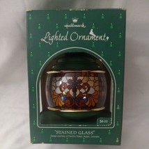 Hallmark Lighted Ornament Vintage Christmas Holiday Stained Glass 1984 In Box - £12.37 GBP