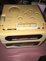 Vintage Lloyds CR201 AM/FM Clock Radio Cassette Player Cube - £43.45 GBP