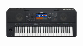 Yamaha PSRSX900 Arranger Workstation keyboard - $2,000.00