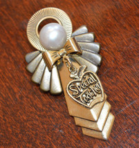 * Vintage 70’s Angel Special Teacher Apple Gold Tone With Faux Pearl 2 3/8&quot; Pin - £12.05 GBP
