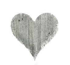 24" Whitewash Reclaimed Wood Heart Wall Decor - $1,999.31 MXN