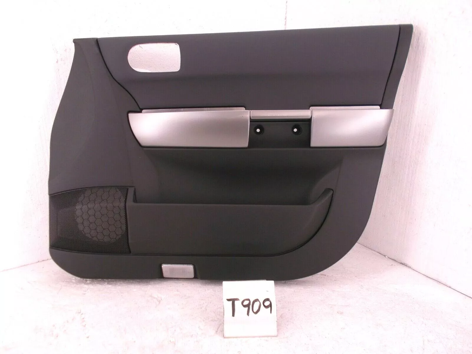 OEM Mitsubishi Door Trim Panel Front RH Black 2004-2006 Endeavor Vinyl sm scuffs - £93.12 GBP