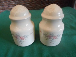 Great PFALTZGRAFF Stoneware &quot;Tea Rose&quot; ..........SALT &amp; PEPPER Shakers - $9.49