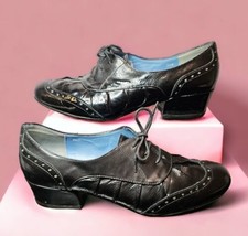 BIALA Oxfords Womens Sz 8.5M Black Low Heels Wingtip Brogue Patent Leath... - $75.65