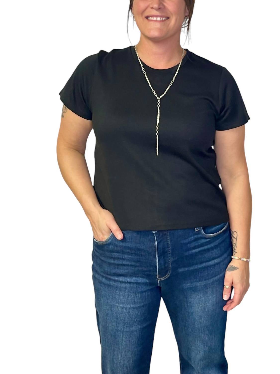 Kut From The Kloth remington short top in Black