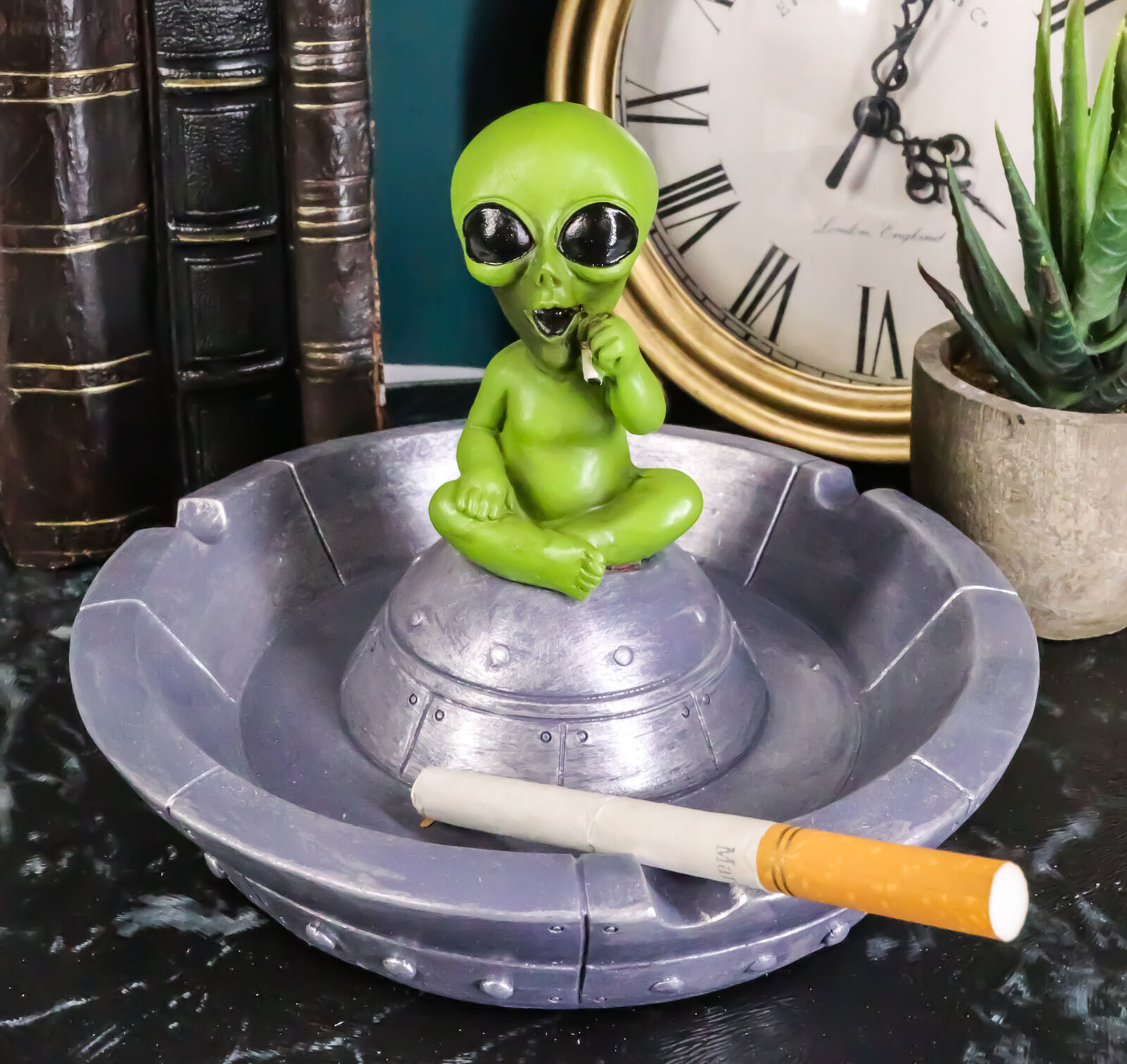 Flying Saucer Spaceship UFO Green ET Roswell Alien Smoking Cigarette Ash... - $26.99