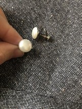 Vintage Costume Silver Backed Button 3/8&quot; Pearl Screw Back Earrings - £21.48 GBP