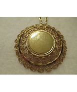 Filigree Medallion Vintage 1970s - $133.27 MXN