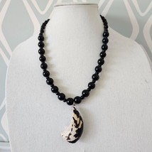 Vintage Black A B Glass Beaded Necklace Sea Shell Pendant - £21.01 GBP