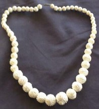 Beautiful Vintage Carved Beaded Necklace – Vgc – Gorgeous Carved Beads – Floral - £23.45 GBP