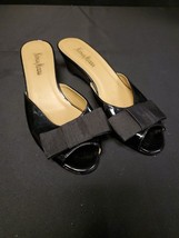 Neiman Marcus Black Patent Leather  Slip on Sandals With Bows SZ 7M - $27.73