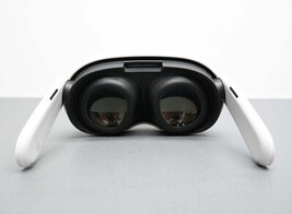 Meta Quest 3 128GB VR Headset Only - White READ image 6