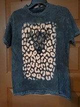 Def Leppard T-Shirt Men&#39;s Medium Short Sleeve Leopard All Over Print Dark Gray - £14.24 GBP