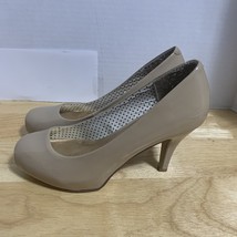 Madden Girl Getta Beige Faux Patent Leather Pump Career 3  3/4&quot; Heels Sz 7 - $17.70