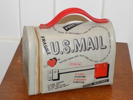 Vintage Rare Vinyl U.S. Mail Lunchbox - $3,633.17 MXN