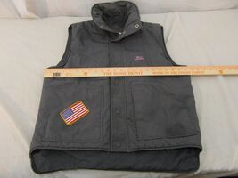Adult Men&#39;s Wear Gear Gray Button Up Puffer Vest USA Flag San Francisco ... - $8.60