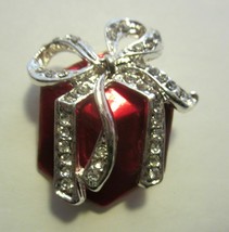 Christmas Present Brooch Pin Red Enamel Clear Crystal Rhinestones 3 Dimensional - $12.95