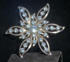 Floral Pinwheel Brooch Pin Silver Tone Ice Blue Rhinestones Jewelry Vintage - £13.28 GBP
