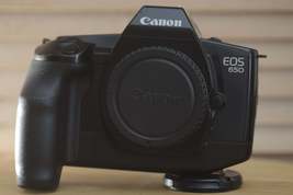 Canon EOS 650 35mm SLR Camera with speed grip. Great beginner camera. Takes EF l - $100.00