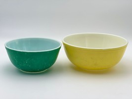 Vintage Pyrex Glass Mixing Bowls 2-Piece Set 2.5qt Green 403, 4qt Yellow 402 USA - £31.40 GBP