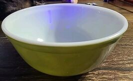 Vintage Pyrex Primary Green 2-1/2 Qt Nesting Mixing Bowl 403 Ovenware USA - $24.89