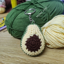 Handnade crochet cute avocado keychain - £5.53 GBP