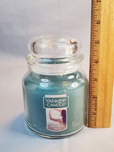 Yankee Candle Catching Rays Med Classic Jar 14.5 oz  Teal Blue Wax Housewarmer - £19.86 GBP