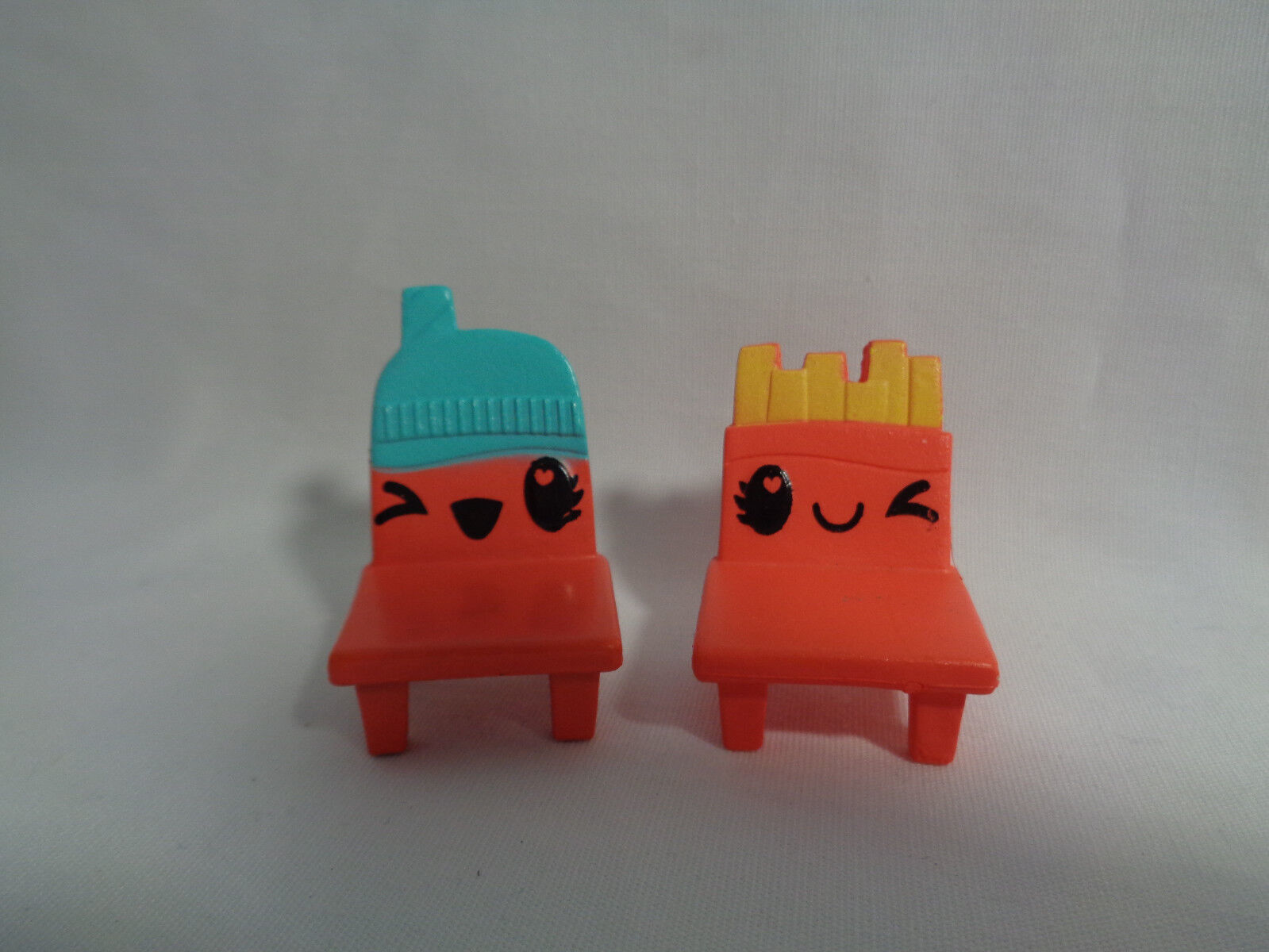 Shopkins Dollhouse Winking Face Chairs Furniture Accessory - £1.97 GBP