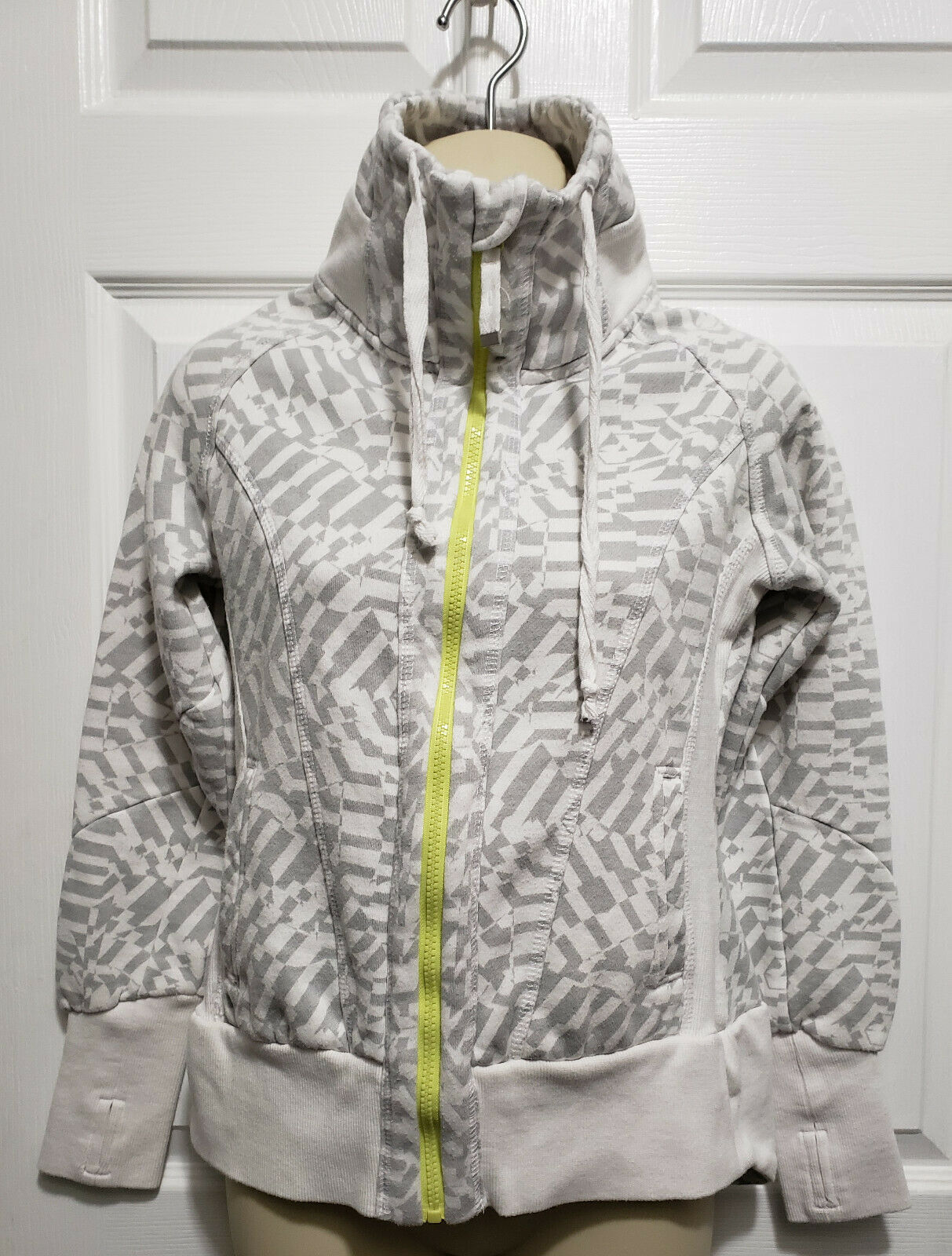 Mondetta Gran Prix Mondial Womens S White Gray Abstract Print Full Zip  Jacket SM