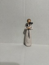 Girl Holding Flowers - $361.69 MXN