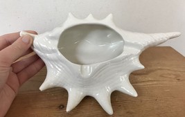 Vintage White Glossy Ceramic Porcelain Spiny Conch Seashell Ashtray Cand... - £28.00 GBP