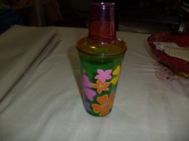 Floral Drink Shaker - $190.17 MXN