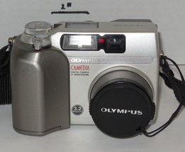 Olympus CAMEDIA C-3020 zoom 3.2MP Digital Camera Metallic Silver Tested Works - £26.07 GBP