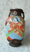 Antique Vase Satsuma Immortals Moriage Made in Japan 5&quot; Tall 24K Gold Accents  - £14.38 GBP