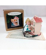 Vintage 1993 Hallmark Keepsake Ornament Dollhouse Dreams Flickering Ligh... - $276.66 MXN