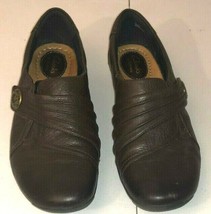 Woman Female Clarks Artisan Brown Leather Upper 8M flats w/ Single Strap - $38.24