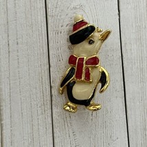 Winter Christmas Penguin Gold Tone Red Hat And Scarf Enamel 1&quot; Brooch Pin - £8.92 GBP