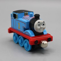 Thomas & Friends "Thomas" Limited 2009 Gullane Mattel Die-Cast Magnet R8847 - $7.91