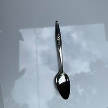Oneida Lasting Rose Deluxe Stainless Modern Hollow Teaspoon - £7.78 GBP