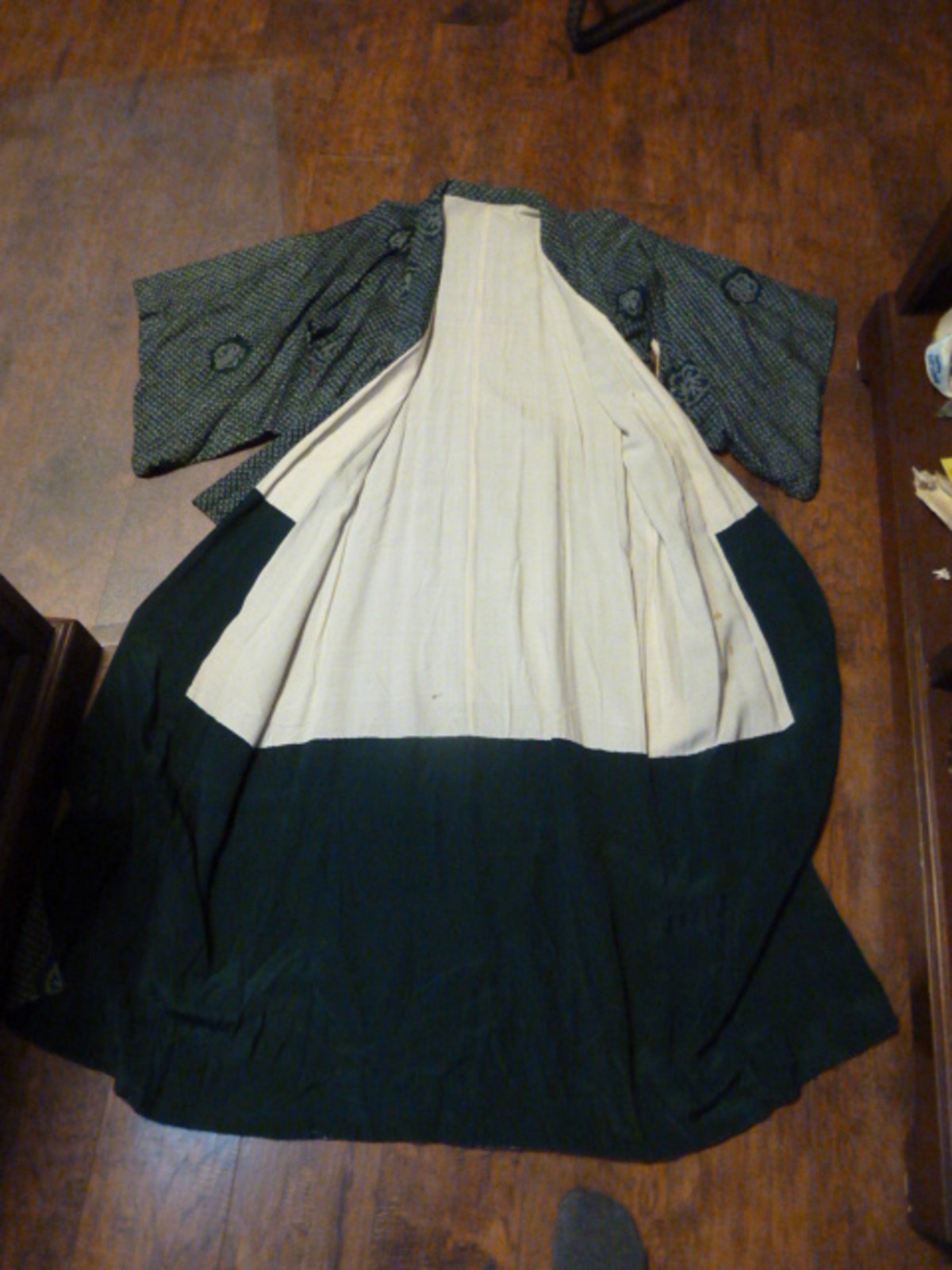 CL-KIM-4) Pre WWII vintage long dark green off white circles Kimono L/XL design Item image 3