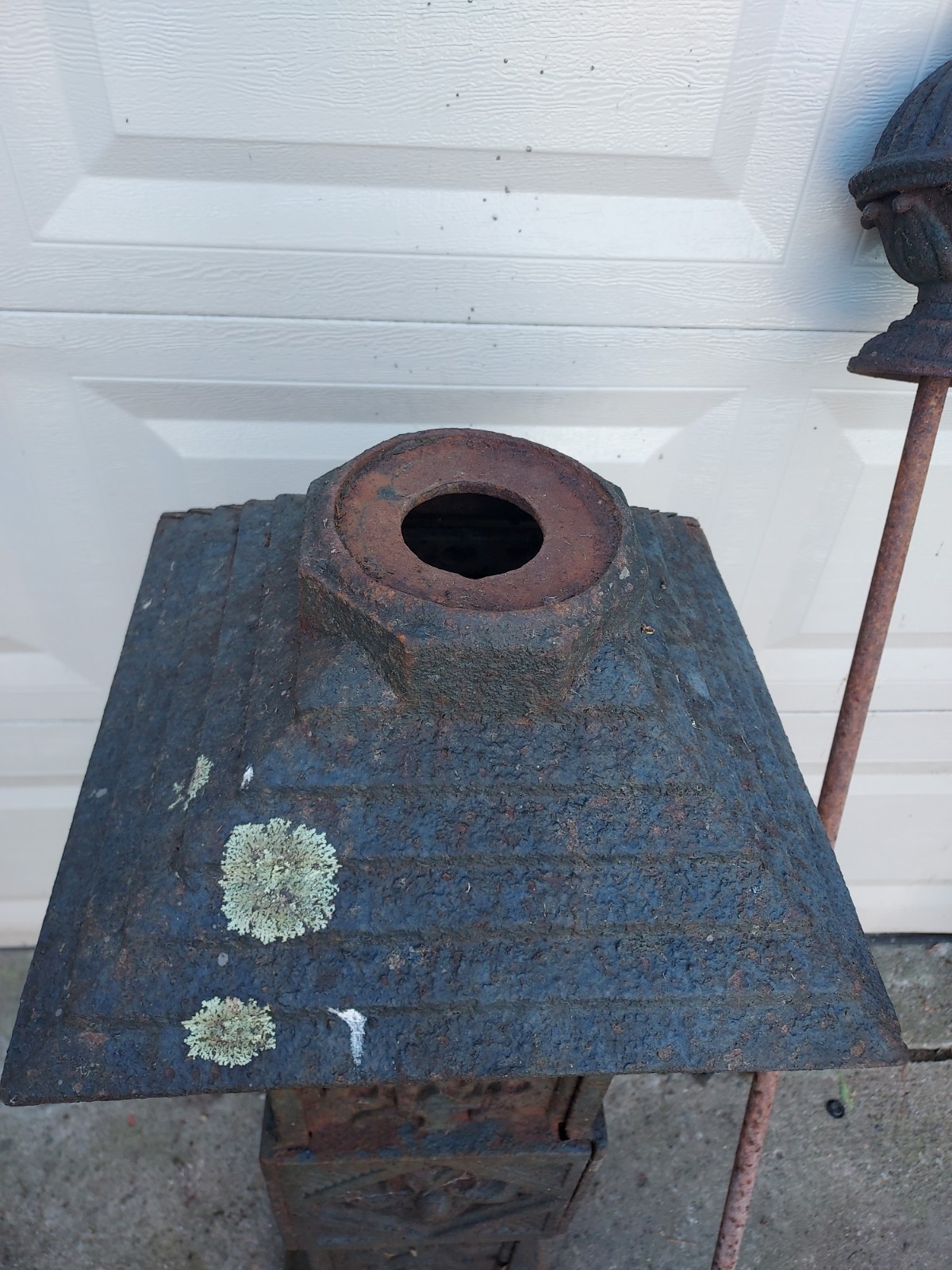 Late 1800s Early 1900s Victorian Cast Iron Cemetery Gate Fence Post & Topper Item image 4