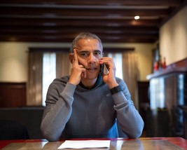 President Barack Obama talks on phone to FEMA Administrator Photo Print - £6.93 GBP+