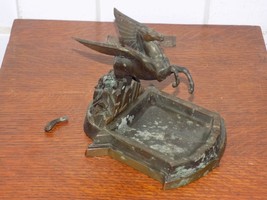 Vintage Mobil Oil Pegasus Metal Dealer Ashtray - $7,750.49 MXN