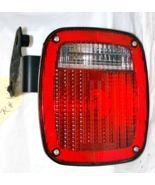 Universal GMC 86587654  RH Tail Lights w/Bracket/Cut Pigtail OEM 757 - $323.93 MXN