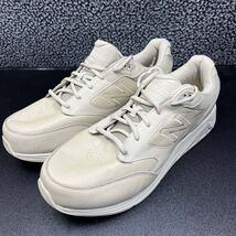 New Balance Sneakers Shoes Men 16 Beige Leather Lace Up MW928BN3 - $46.44