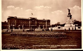 Vintage RPPC- -BUCKINGHAM Palace &amp; Queen Victoria Memorial, London Bk 47 - £2.72 GBP