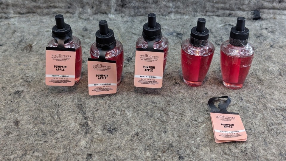 5 New SEALED Bath &amp; Body Works PUMPKIN APPLE Wallflower Refill Bulbs 0.8 oz - $29.99