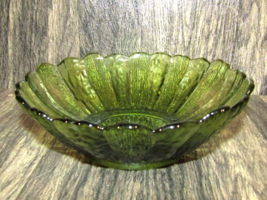 Vintage Indiana Glass Textured Avocado Green Glass Sunflower Serving Bowl 6.5” - £9.63 GBP