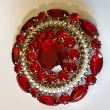 Brooch Ruby Red Rhinestones Faux Seed Pearls Vintage Gold Tone Round Lay... - £562.71 GBP