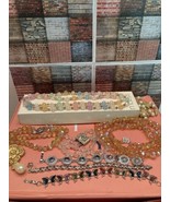 bulk lot vintage costume jewelry - $54.88 CAD